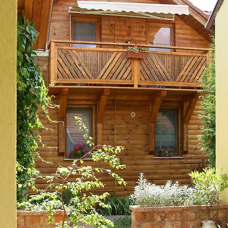 Koszeghegyalja Vendeghaz Penzion 3*